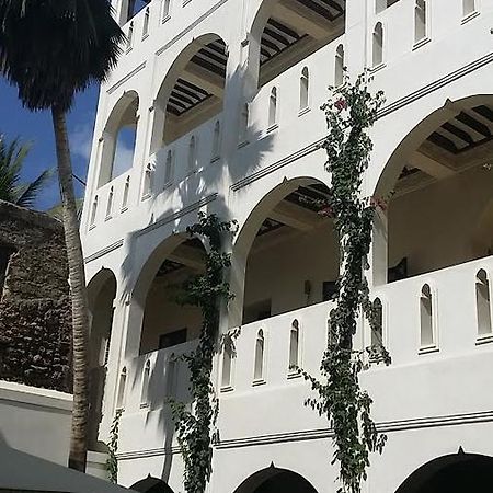 Jamala Guesthouse Ламу Экстерьер фото