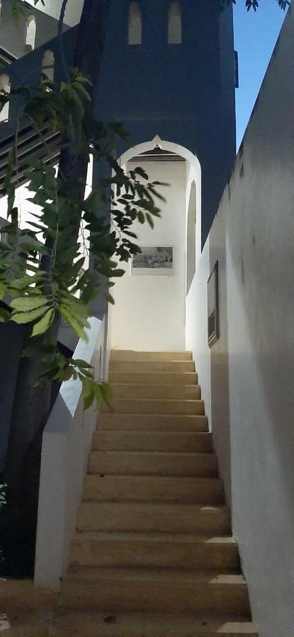 Jamala Guesthouse Ламу Экстерьер фото