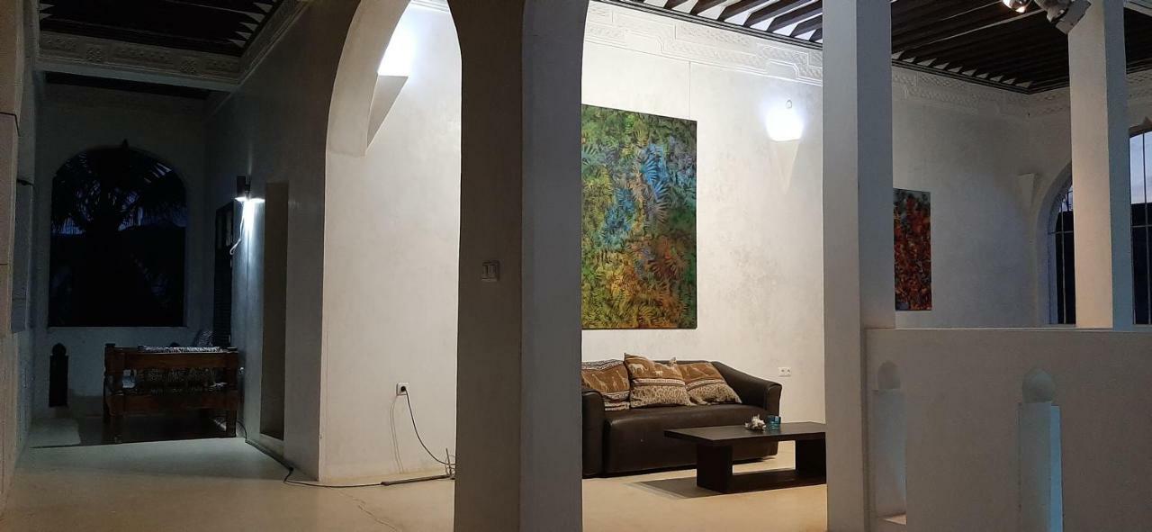 Jamala Guesthouse Ламу Экстерьер фото